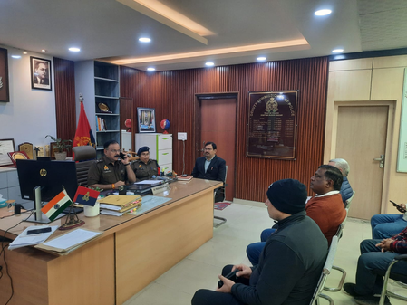 राष्ट्रीय सड़क सुरक्षा माह के तहत गौतमबुद्ध नगर में स्लीपर बस संचालकों संग गोष्ठी आयोजित