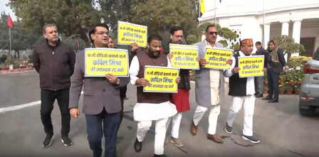 आप नेता ने मंत्री कपिल मिश्रा की विधानसभा सदस्यता खत्म करने की मांग की