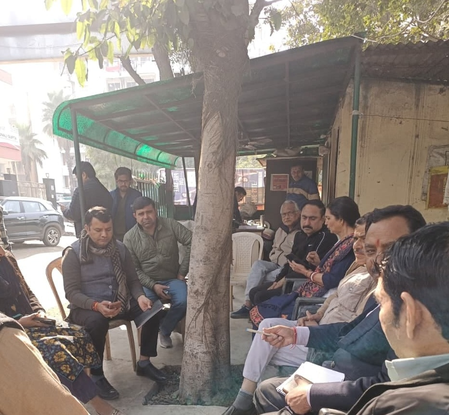 ग्रेटर नोएडा: पानी की गुणवत्ता की रैंडम जांच दूसरे दिन भी जारी, 22 से अधिक स्थानों पर लिए सैंपल