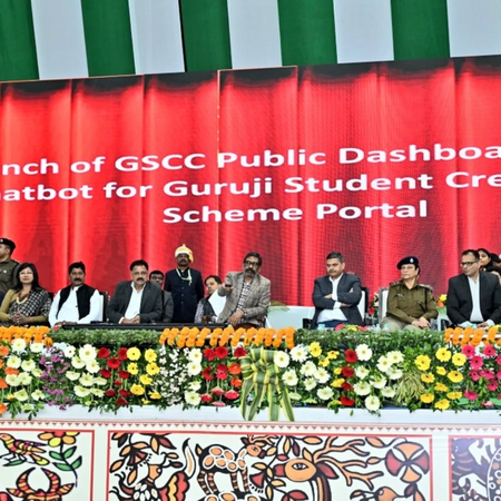 झारखंड: छात्रों से संवाद में बोले सीएम हेमंत सोरेन, आपके उच्च शिक्षा के सपने में पैसे की कमी को बाधा नहीं बनने देंगे