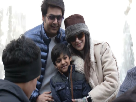 जम गया गुलमर्ग का द्रंग झरना, मनमोहक नजारे को देखने उमड़ी सैलानियों की भीड़