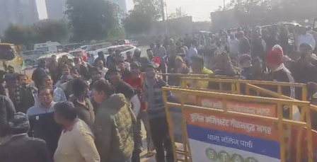 ग्रेटर नोएडा में दो कारों में टक्कर, दो सगे भाइयों की मौत, नशे में धुत डॉक्टर गिरफ्तार