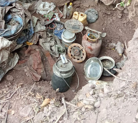 जम्मू-कश्मीर कठुआ पुलिस ने संयुक्त अभियान में तीन आतंकी ठिकानों का भंडाफोड़ किया