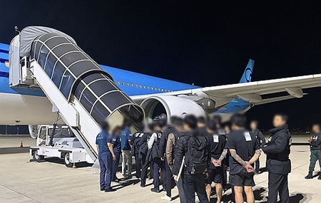 73 South Koreans detained in Cambodia over alleged scam crimes return home to face probes 73 South Koreans detained in Cambodia over alleged scam crimes return home to face probes