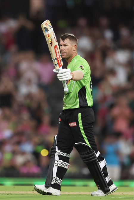 बीबीएल: डेविड वार्नर ने सिडनी थंडर के साथ एक साल का करार बढ़ाया