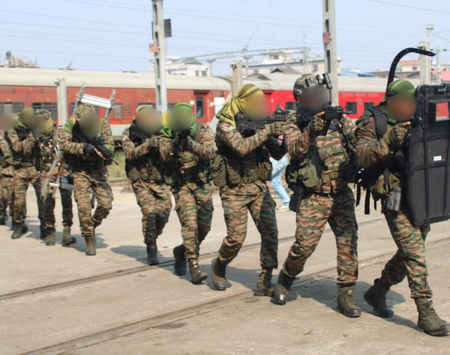 स्पीयर कॉर्प्स ने तिनसुकिया स्टेशन पर सबोटेज रोकने की संयुक्त ड्रिल की, तैयारियां परखीं