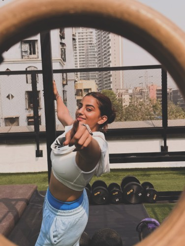अक्षरा सिंह की फिटनेस का जलवा, ओपन जिम में वर्कआउट करके सबको मात दी अक्षरा सिंह की फिटनेस का जलवा, ओपन जिम में वर्कआउट करके सबको मात दी
