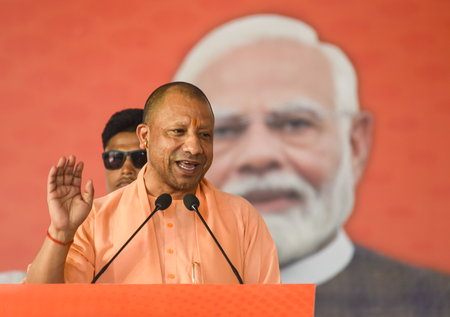 सीएम योगी ने यूपी दिवस की शुभकामना देने पर प्रधानमंत्री मोदी का किया धन्यवाद