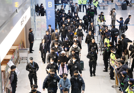 South Korea: Prosecutors seek arrest warrants for 72 online scam suspects repatriated from Cambodia