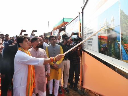 प्रधानमंत्री के ‘विकसित पूर्वोत्तर’ विजन और ‘एक्ट ईस्ट नीति’ को साकार करता त्रिपुरा का विकास मॉडल: सिंधिया