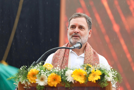 संविधान हर भारतीय का सबसे बड़ा हथियार, इसकी रक्षा गणतंत्र की रक्षा राहुल गांधी