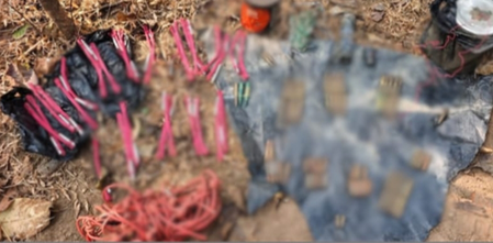 बिहार: नक्सलियों के मंसूबे फेल, 29 कॉमर्शियल डेटोनेटर सहित भारी मात्रा में विस्फोटक बरामद