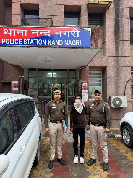 दिल्ली पुलिस ने कुख्यात स्नैचर को किया गिरफ्तार, लूटा हुआ माल बरामद