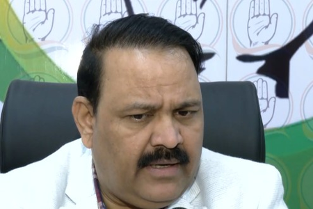 देश के अधिकतर मंदिरों में दलितों के प्रवेश पर प्रतिबंध है, इसे कब ठीक करेंगे मनोज कुमार