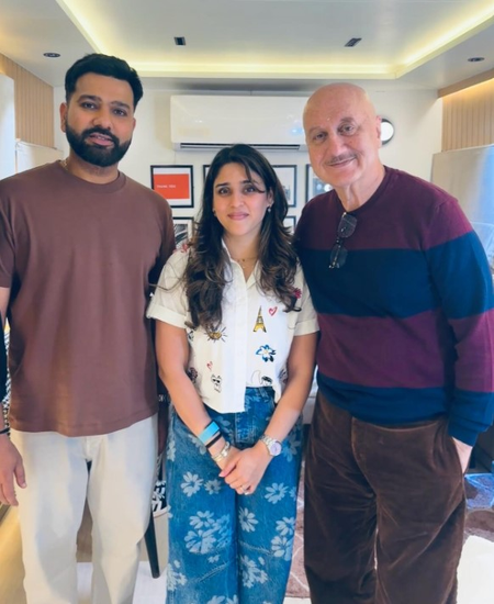 रोहित शर्मा से मिलकर गदगद हुए अनुपम खेर, बताया 'रियल हीरो'