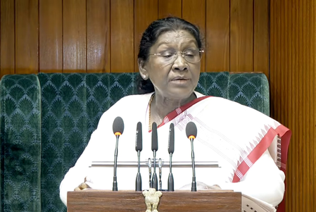 राष्ट्रपति द्रौपदी मुर्मू ने की अभिभाषण में 'जी राम जी' योजना की प्रशंसा, विपक्षी दलों का हंगामा