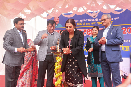 अवैध पार्किंग पर परिवहन विभाग सख्त, उत्तर प्रदेश में 117 होल्डिंग एरिया चिह्नित