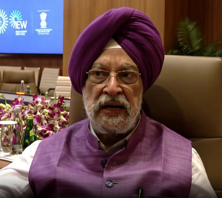 इंडिया एनर्जी वीक में पुरी ने वैश्विक चुनौतियों के बीच कीमतें स्थिर रखने की सराहना की इंडिया एनर्जी वीक में पुरी ने वैश्विक चुनौतियों के बीच कीमतें स्थिर रखने की सराहना की