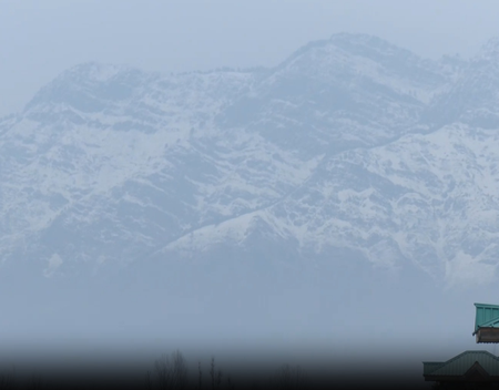 जम्मू-कश्मीर में बर्फबारी का दौर जारी: 10 जिलों में अलर्ट, 1 फरवरी से भारी हिमपात की चेतावनी