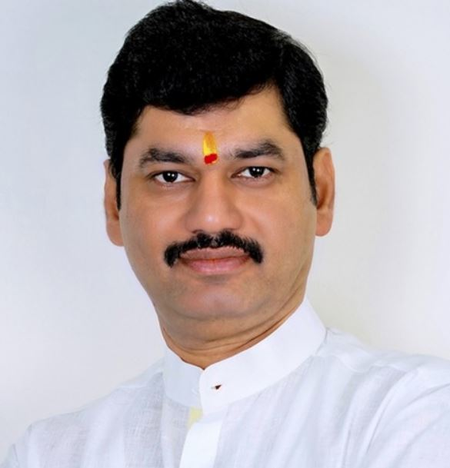 धनंजय मुंडे के नाम से फेसबुक पर फेक अकाउंट बनाना पड़ेगा महंगा, साइबर पुलिस लगाएगी बैन