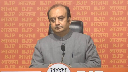 कर्नाटक सरकार पर 6,000 करोड़ के शराब घोटाले का आरोप, सुधांशु त्रिवेदी बोले-विकास नहीं सत्ता संघर्ष है कांग्रेस का मॉडल