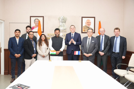 उड्डयन मंत्री राम मोहन नायडू ने फ्रांसीसी परिवहन मंत्री से मुलाकात की, हवाई कनेक्टिविटी के द्विपक्षीय सहयोग पर चर्चा उड्डयन मंत्री राम मोहन नायडू ने फ्रांसीसी परिवहन मंत्री से मुलाकात की, हवाई कनेक्टिविटी के द्विपक्षीय सहयोग पर चर्चा