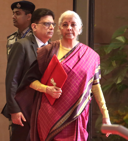 बजट 2026: देश में बनेंगी 5 यूनिवर्सिटी टाउनशिप, पढ़ाई-रिसर्च और स्किल सब एक ही जगह