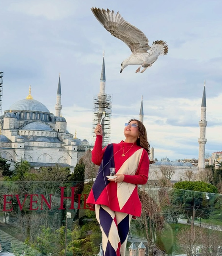 Hina Khan soaks in Istanbul mornings with birds, breakfast and history Hina Khan soaks in Istanbul mornings with birds, breakfast and history