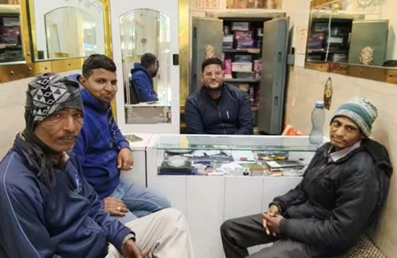 एटा: बजट पर जनता की मिली-जुली राय, व्यापारी और युवा खुश तो किसान नाराज