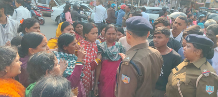 रांची के लालपुर इलाके में शख्स की हत्या, विरोध में सड़क पर उतरे लोग