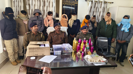 बिहार: मोतिहारी में नकली नोट बनाने वाले गिरोह का भंडाफोड़, 10 आरोपी गिरफ्तार