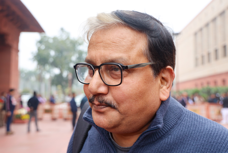 मैं शशि थरूर के विश्लेषण का समर्थन नहीं करता मनोज झा