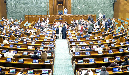 संसद में विपक्ष का व्यवहार पूरी तरह गलत, स्पीकर की तरफ कागज फेंकना असंसदीय एनडीए संसद में विपक्ष का व्यवहार पूरी तरह गलत, स्पीकर की तरफ कागज फेंकना असंसदीय एनडीए