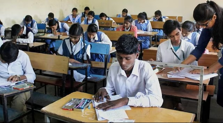 झारखंड में मैट्रिक और इंटर की परीक्षाएं शुरू, 7.58 लाख छात्र-छात्राएं हो रहे शामिल