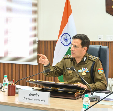 डीजीपी दीपम सेठ की दो टूक चेतावनी: अपराध-भ्रष्टाचार पर नहीं चलेगा कोई बहाना, तीन एसआई तत्काल निलंबित