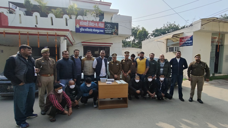 नोएडा : वाहन चोर गिरोह पर बड़ा प्रहार, हाईटेक तकनीक से चोरी करने वाले 6 शातिर गिरफ्तार