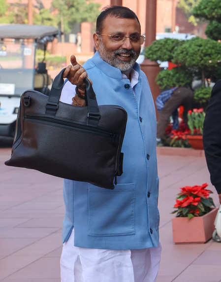 कांग्रेस संग गठबंधन पर सवाल : निशिकांत दुबे ने उद्धव को याद दिलाई 'बालासाहेब के खिलाफ रची गई साजिश'