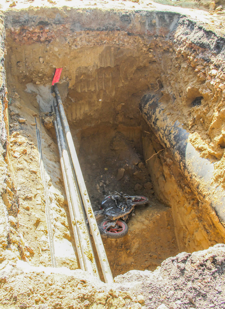 जनकपुरी की घटना पर सख्त दिल्ली सरकार, जल बोर्ड के तीन अधिकारियों पर गिरी गाज