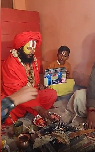 अयोध्या में भारत की जीत के लिए गूंजे हनुमान मंत्र, संतों ने किया विशेष हवन