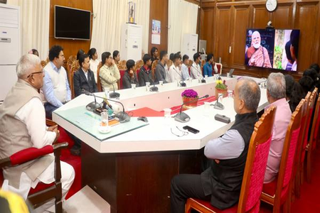 पीएम मोदी की 'परीक्षा पे चर्चा' से विद्याार्थियों को मिलता है आत्मबल और प्रेरणा : राज्यपाल मंगुभाई पटेल