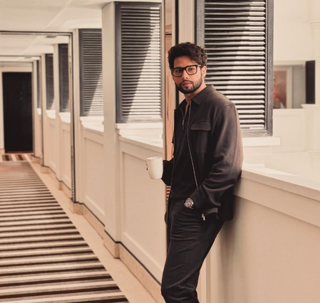 "विजुअल कवि" रवि उद्यावर के लिए सिद्धांत चतुर्वेदी ने जताया आभार, बोले- आपसे बहुत कुछ सीखने को मिला