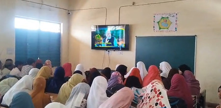 बुरहानपुर: उर्दू स्कूल के छात्र-छात्राओं ने गंभीरता से सुना पीएम मोदी का संदेश,‘परीक्षा पे चर्चा’ से बढ़ा आत्मविश्वास