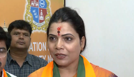 मुंबई : ऋतु तावडे ने मेयर पद के लिए नामांकन दाखिल किया, कहा- 'बांग्लादेशियों को करेंगे बाहर'