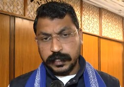 भारत रत्न सावरकर को? मोहन भागवत की मांग पर विपक्ष का तीखा वार: आप तो मालिक हैं, आदेश दें!