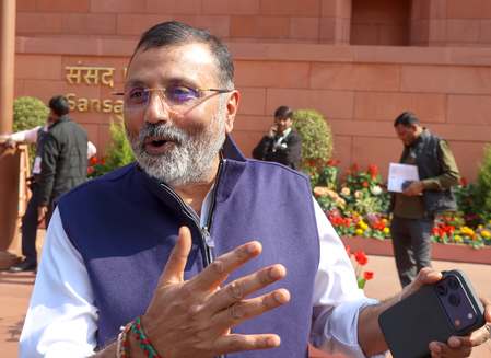 निशिकांत दुबे ने राहुल गांधी को बताया वोकेशनल लीडर ऑफ प्रोपेगेंडा, विपक्ष के एलपीजी प्रदर्शन पर कसा तंज