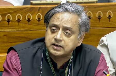 ईरान पर इजरायली हमले ने बढ़ाई चिंता, कांग्रेस सांसद शशि थरूर बोले- एमईए के संपर्क में हूं