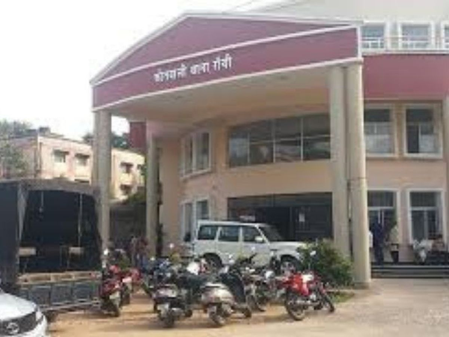 रांची में बेकाबू कार का तांडव: किन्नर का पैर तोड़ा, युवक कुचला, पुलिस को चलानी पड़ी 9 राउंड गोली