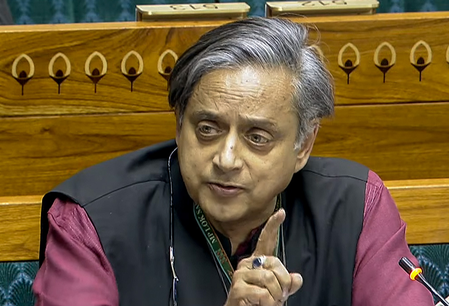 ‘कम से कम क्रिकेट इस मैच के साथ आगे बढ़ेगा’, भारत-पाकिस्तान मुकाबले पर बोले शशि थरूर