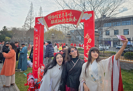 चीनी पारंपरिक वसंत त्योहार पर सीजीटीएन का वैश्विक सर्वेक्षण