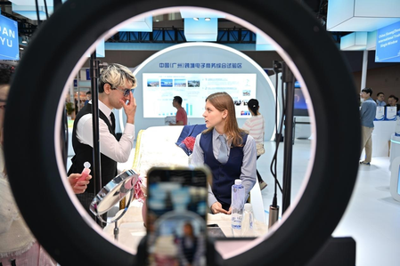 चीनी नववर्ष ने सीमा पार उपभोग में जबरदस्त उछाल ला दिया